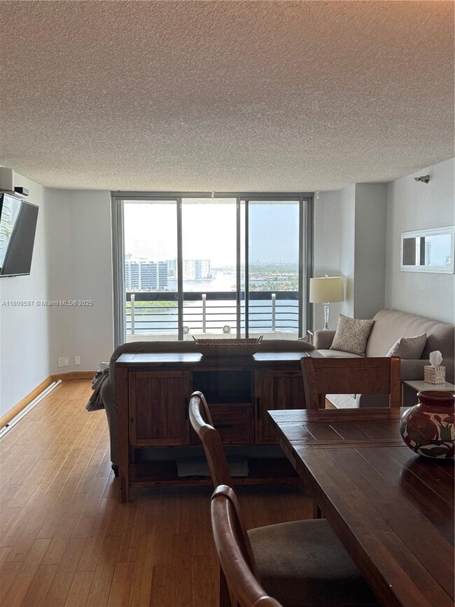 Photo - 3400 NE 192 St Unidad LPH3