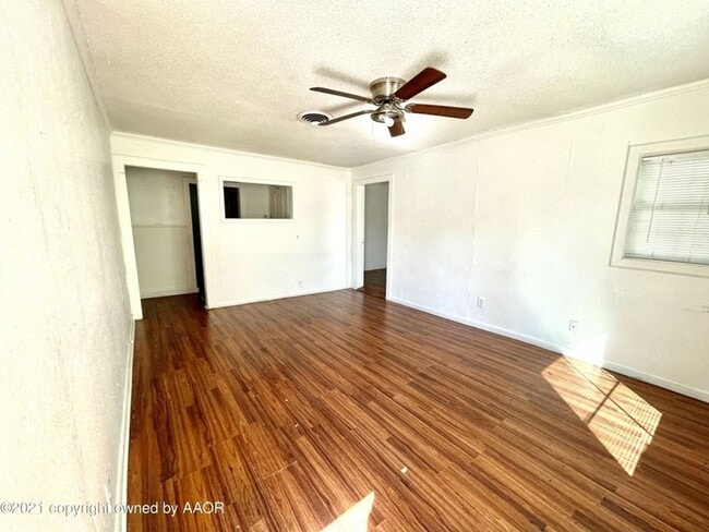 Photo - 2 bed/ 1 bath full stucco home with fenced yard