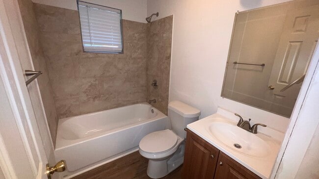 Photo - 701 Hickory St