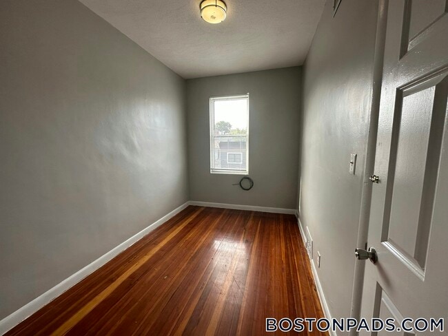 Photo - 153 Saratoga St Unit 3