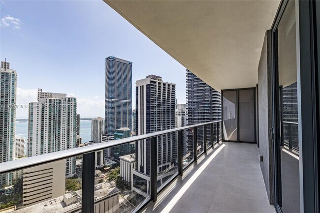 Photo - 45 SW 9th St Unidad 3302 Rental