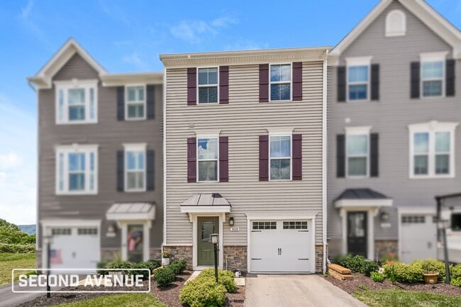 Building Photo - 2028 Cade Dr