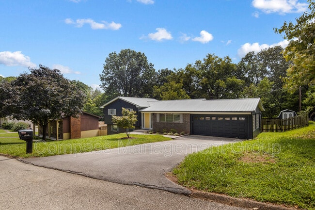 Photo - 1505 Aldenwood Ln