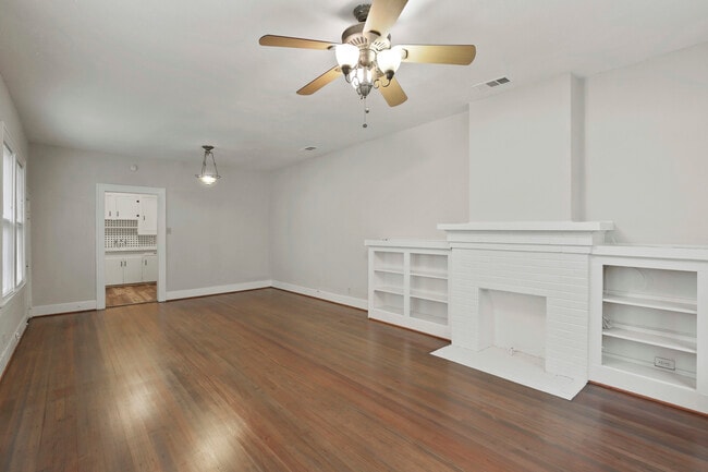 Photo - 5930 Velasco Ave