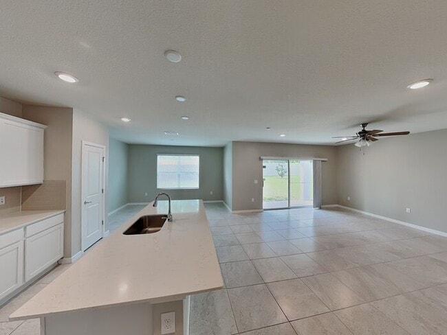 Photo - 837 Rivers Crossing St