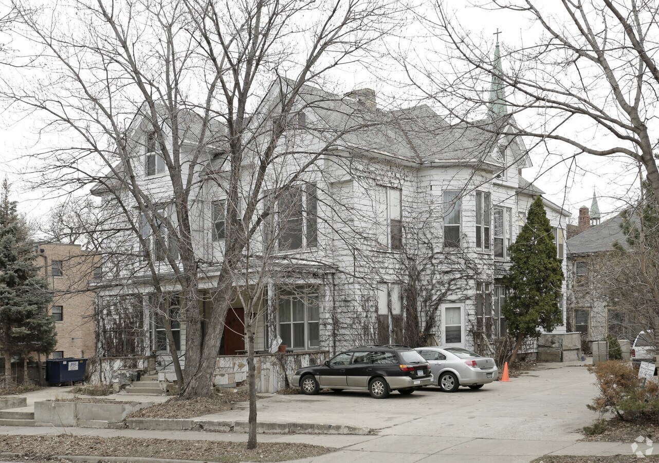 Photo - 2211 3rd Ave S Apartments