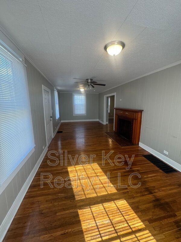Photo - 203 Forrest Ave