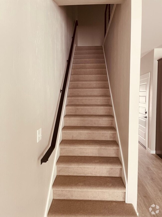 Building Photo - 3 Bd / 2.5 Bath Rental