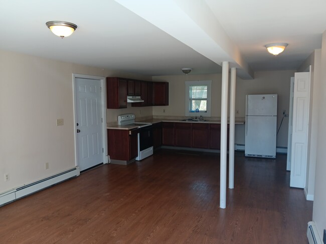 91 Arlington Ave Apartments Unit 1R - Warren, RI | ForRent.com