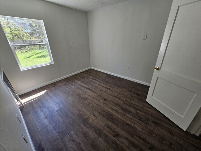Photo - 6015 Beekman Rd