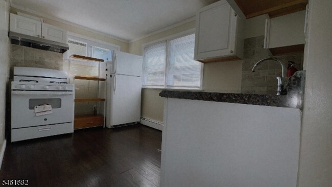 109 Lee Ave