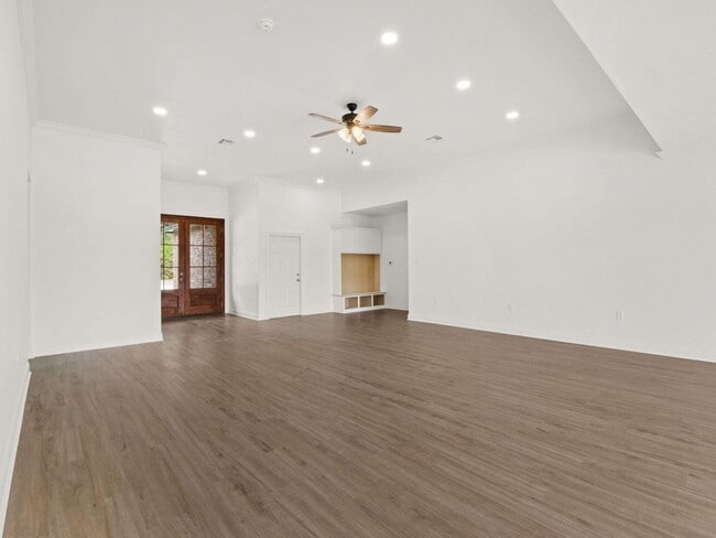 Photo - 748 Lockhart Cutoff Rd