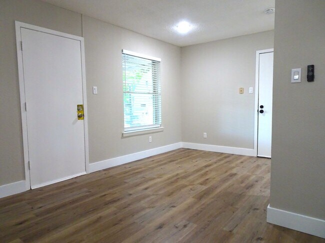 3110 Sandra Ln