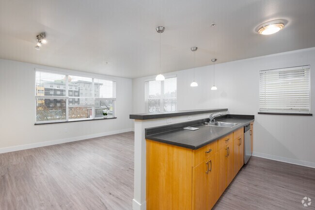 2BD, 2BA - 917SF