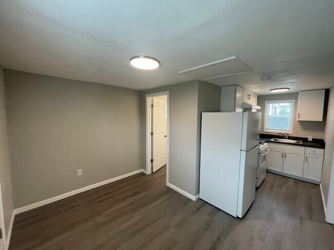 Photo - 706 S Forest St Unidad Rear