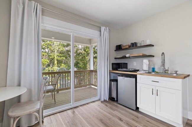 Photo - 5069 Peachtree Ave Unit A