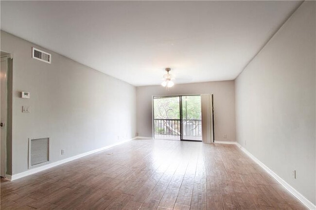 Photo - 3123 Oakland Shores Dr Unit D210