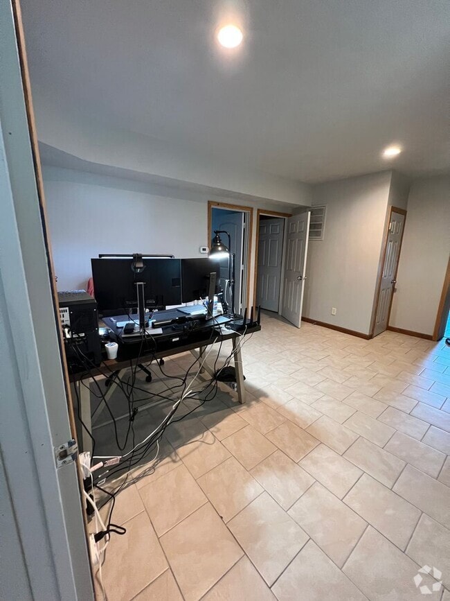 Building Photo - 709 Unit 709 s 4th Rental