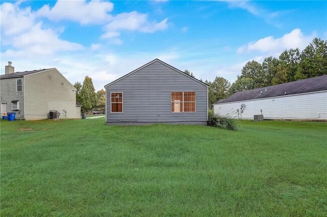 Room in House on Cypress Pointe Dr