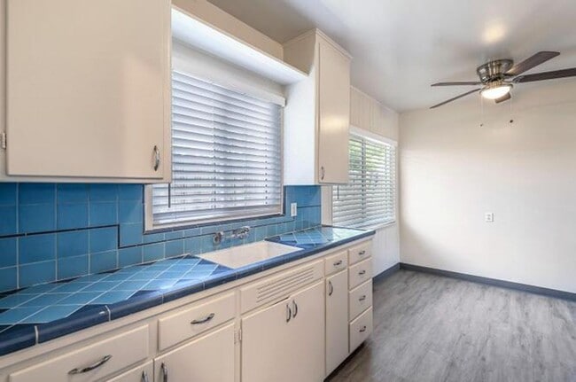 Photo - 2044-2046 Mayfair Dr W Unit Advertising