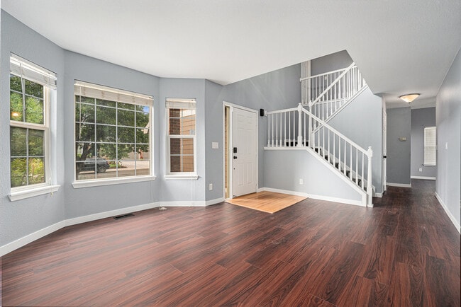 Photo - 608 Bentley Pl