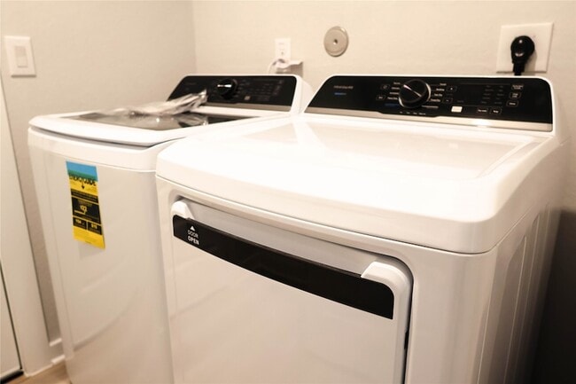 Photo - 8567 Blueberry Ash St