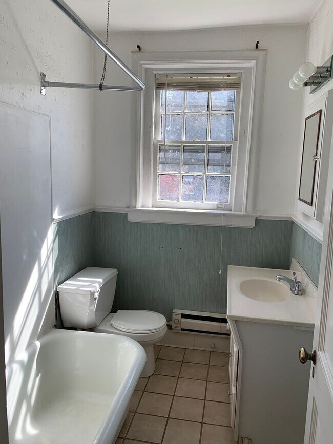 Photo - Dumont Apartments