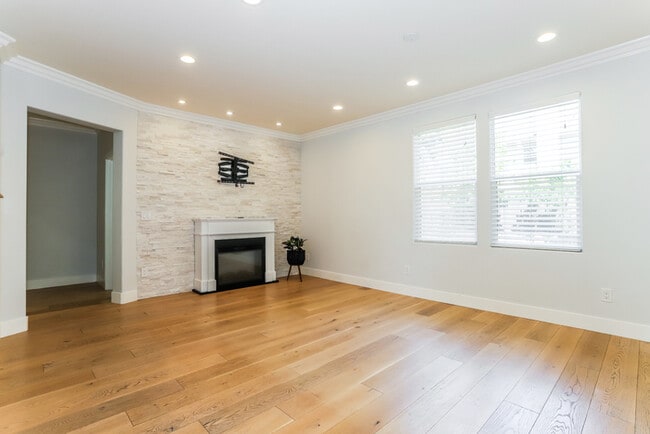 Photo - 7808 Abbington Way