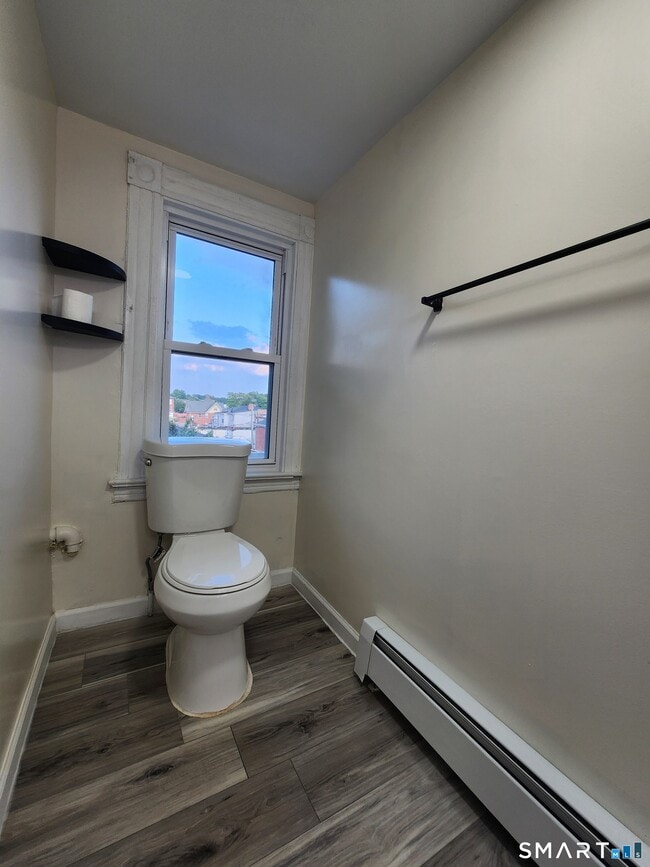 Photo - 16-18-18 Heath St Unit 3