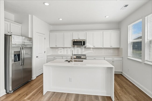 27 Shady Elm Ln