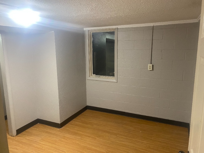 Photo - 129 Kingsbury Ave Unit 1