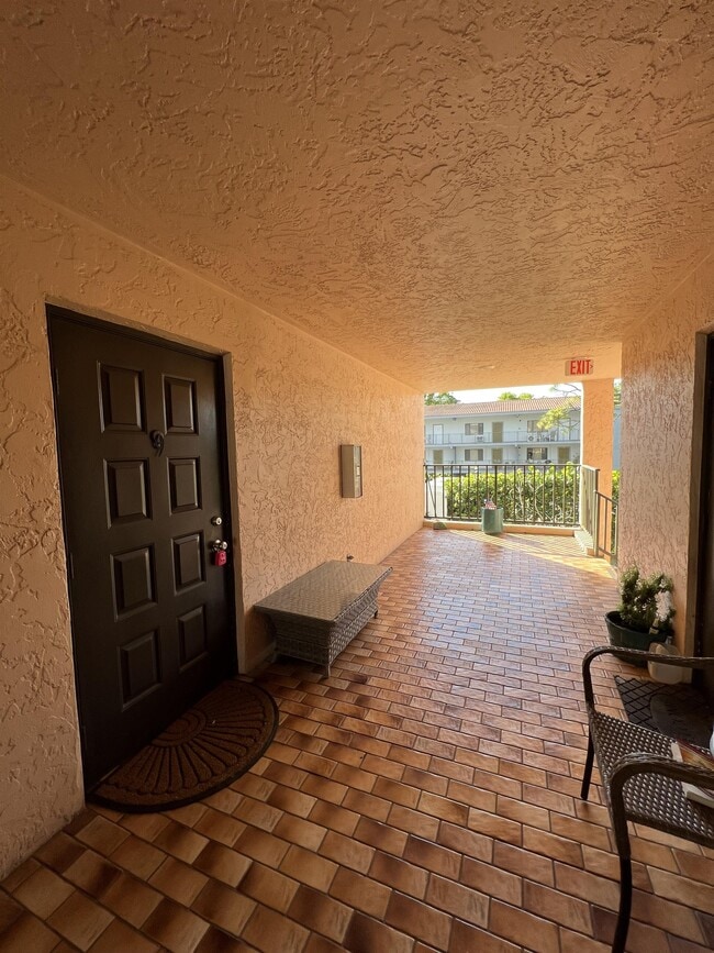 Photo - 828 Wiggins Pass Rd