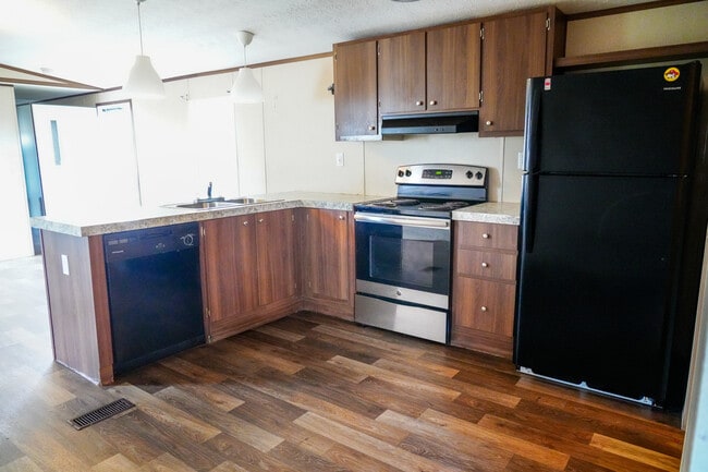 Photo - 2800 Halite Bend