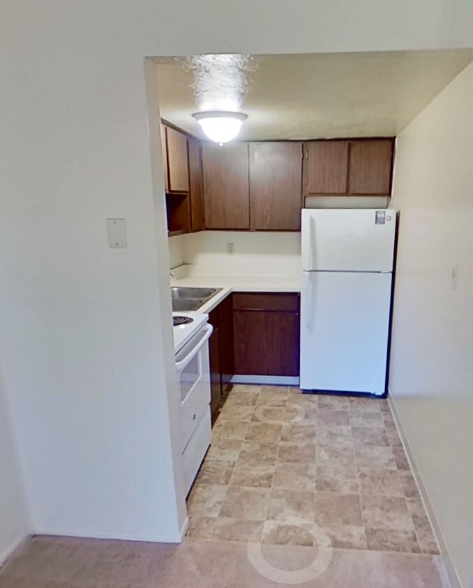 Photo - Hickory Village Apartments