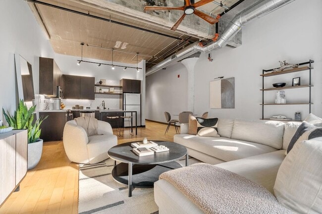 Photo - 618 N Washington Ave