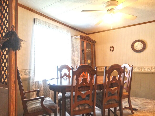 Comedor formal - 118 W Rogers St