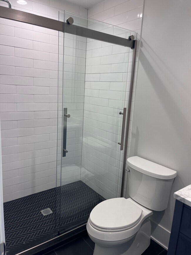 Photo - 1408 W Cuyler Ave Unit 3