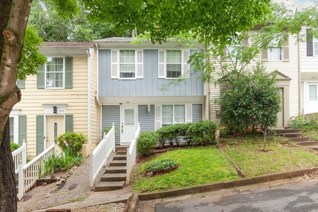 Two-Story Townhome Quiet Neighborhood w/ G... - Two-Story Townhome Quiet Neighborhood w/ G...