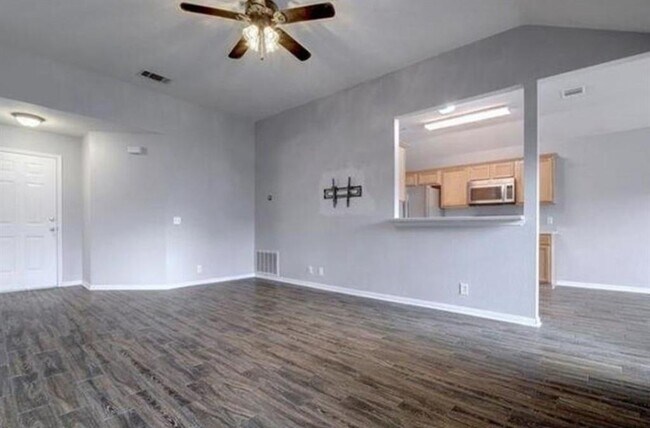 Photo - 351 Zebra Dr