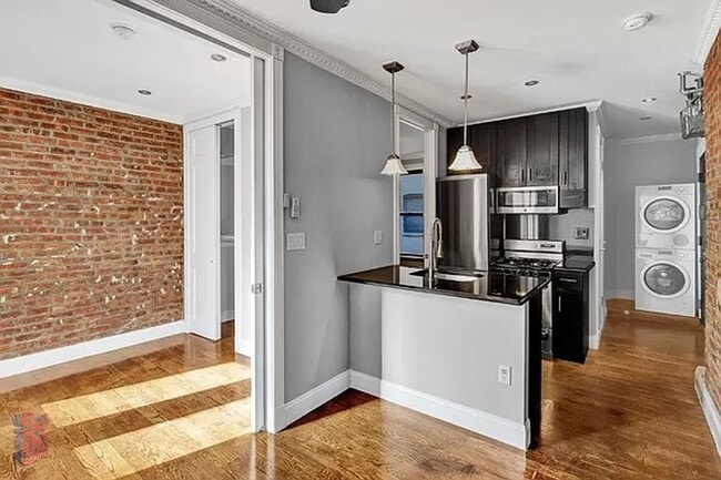 Building Photo - E 106TH ST. Rental