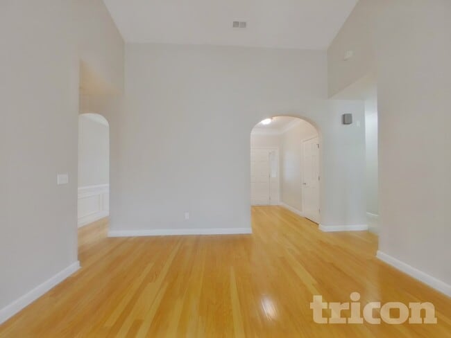 Photo - 8530 Delamere Ln