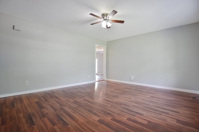 Photo - Pet Friendly Three Bedroom!