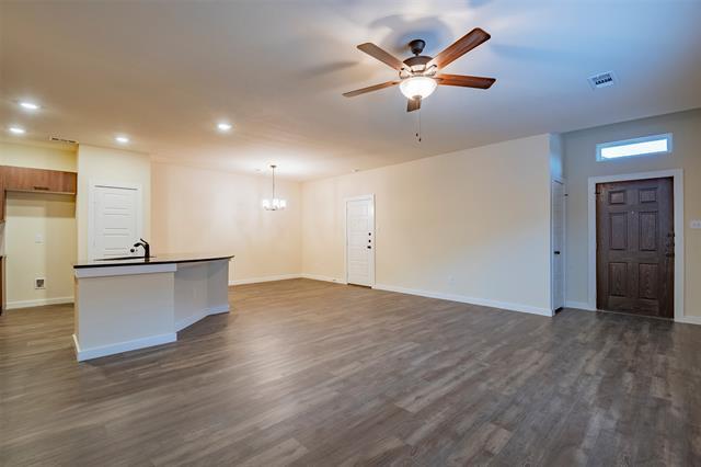 709 Blackland dr