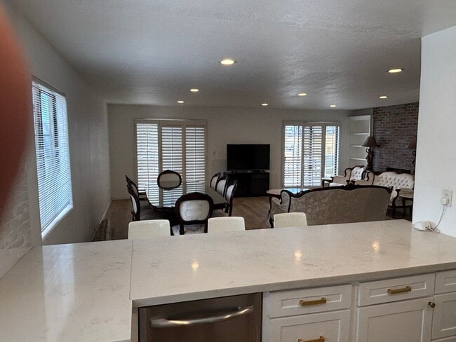 1216 S Saltair Ave Unit Saltair 101