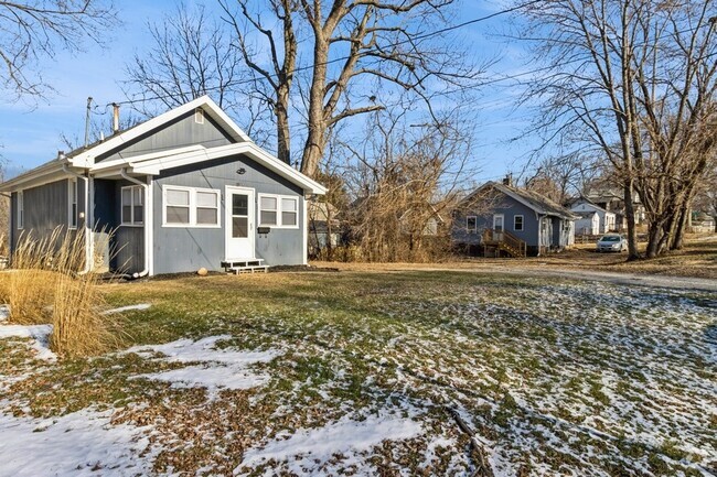 Building Photo - 1107 Creston Ave Rental