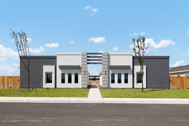 Building Photo - 4220 Walnut Ave Unit 4