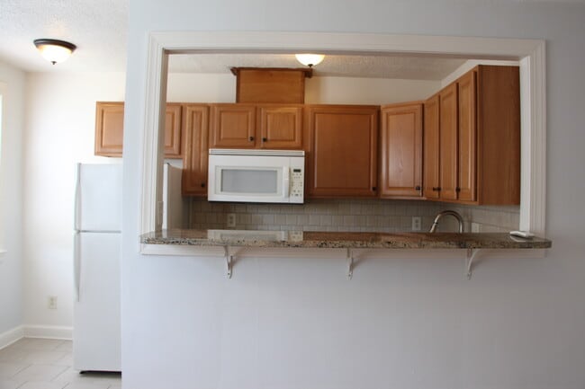 Photo - 626 N Monroe St Apartments