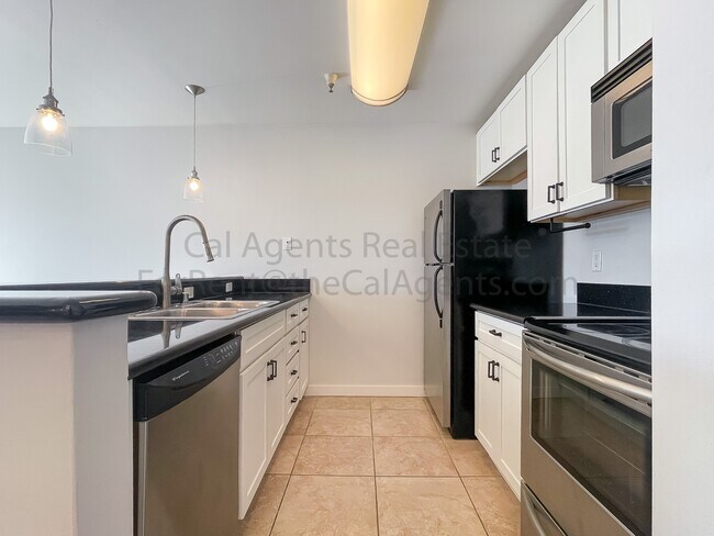 Photo - 6400 Christie Ave