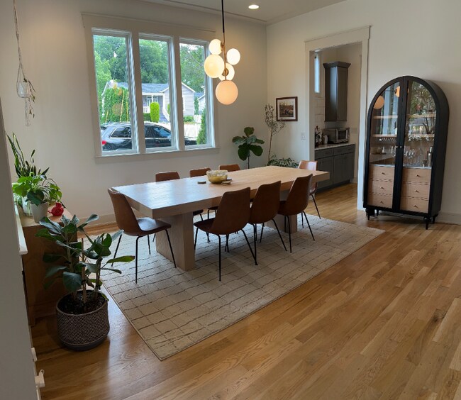 2018 10th Ave S