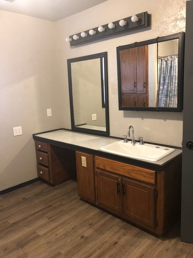 Photo - 1138 E Margaret St